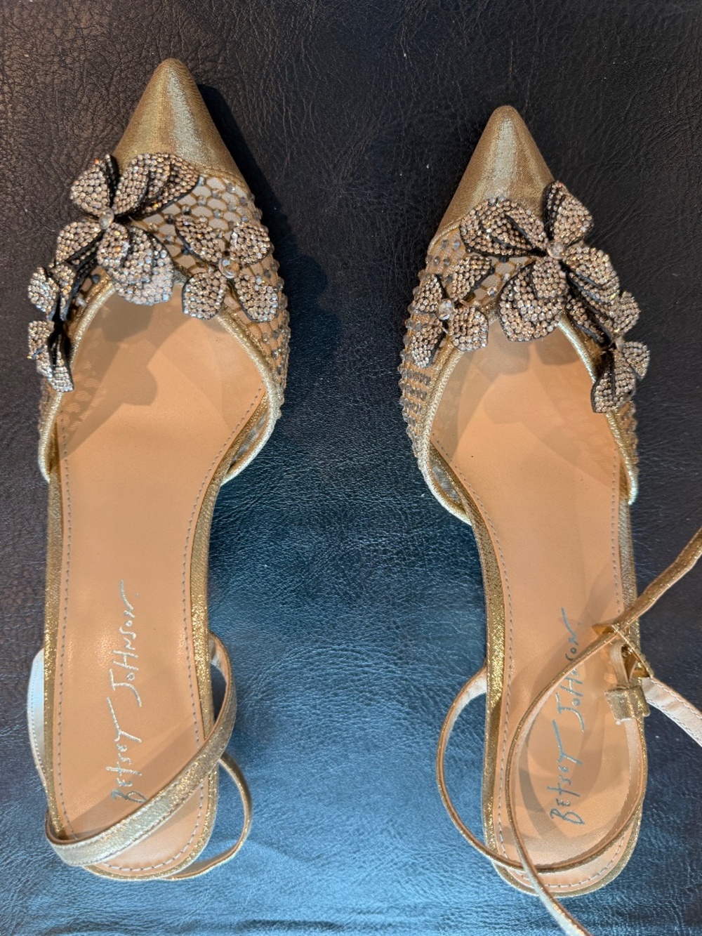 Betsey Johnson Sofya Heels Gold Flower Sling Back Rhinestones 8.5 M New